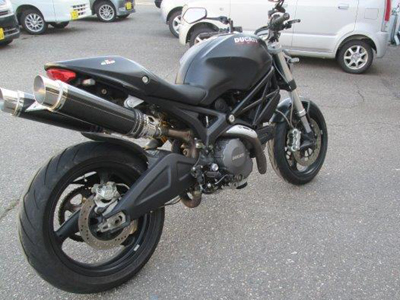 Ducati monster696